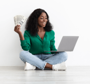 woman making money blogging